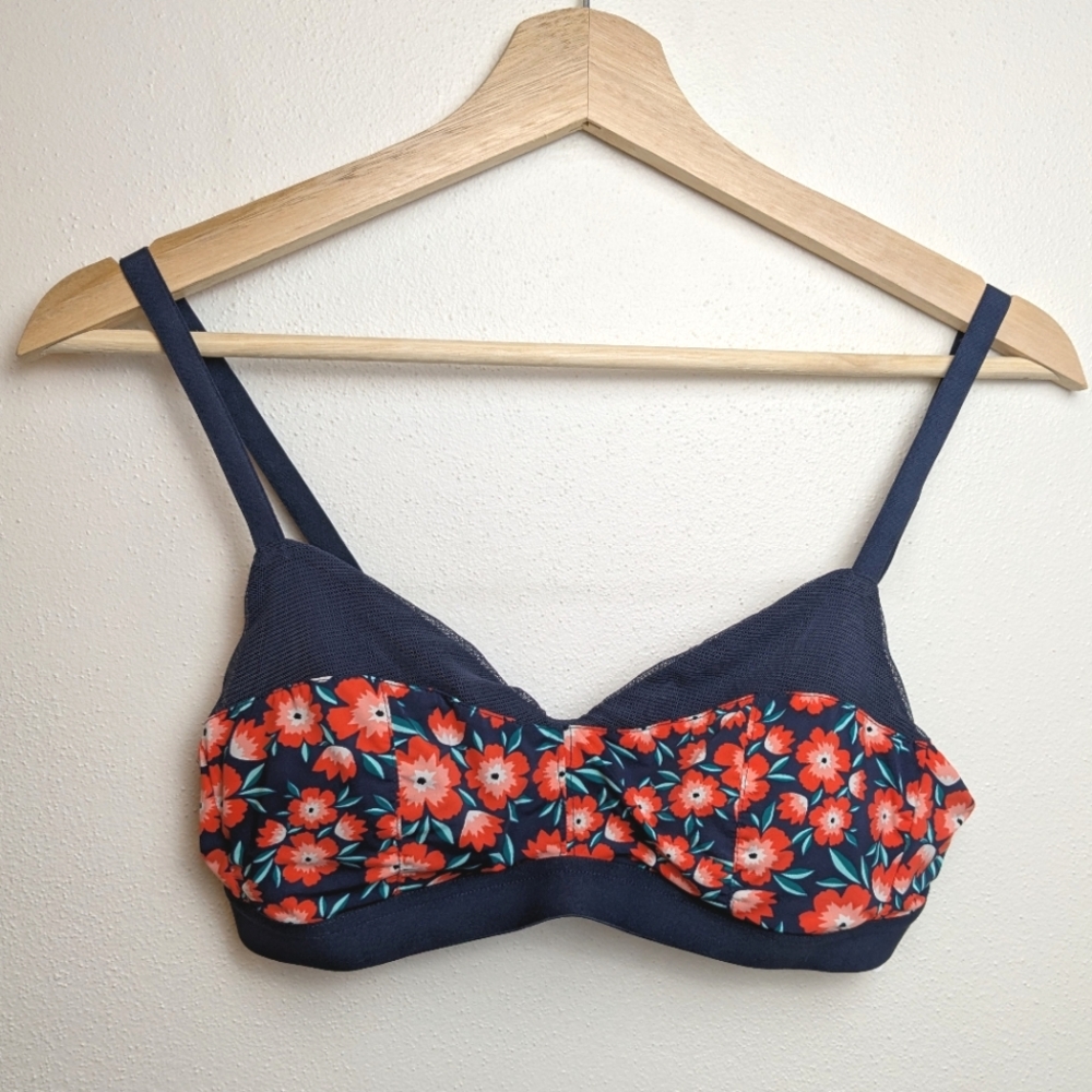 NWT! Lively Poppy Floral Bra Size M
